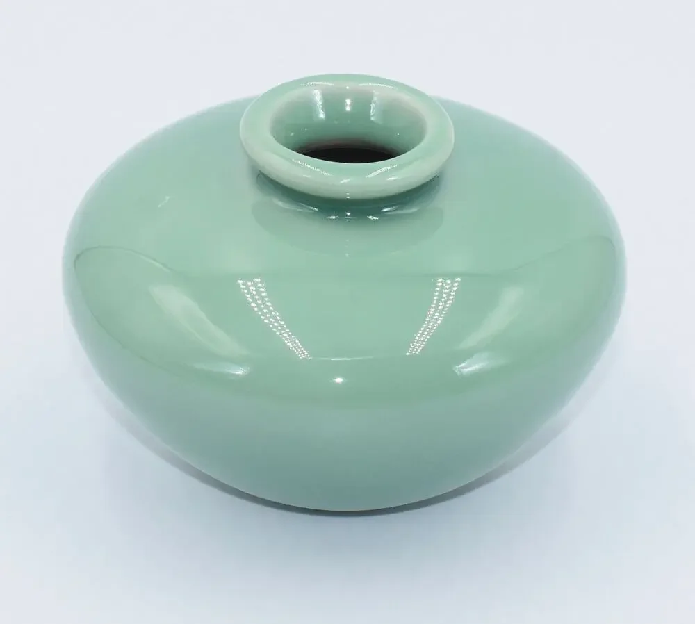 Asian Studio Art Ceramic Jade Celadon Bud Vase 3.5